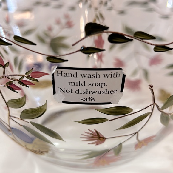 VTG “AMELIA" Hand-painted Optic Crystal Bowl W/
22k accents DISCONTINUED 11” - Picture 6 of 9